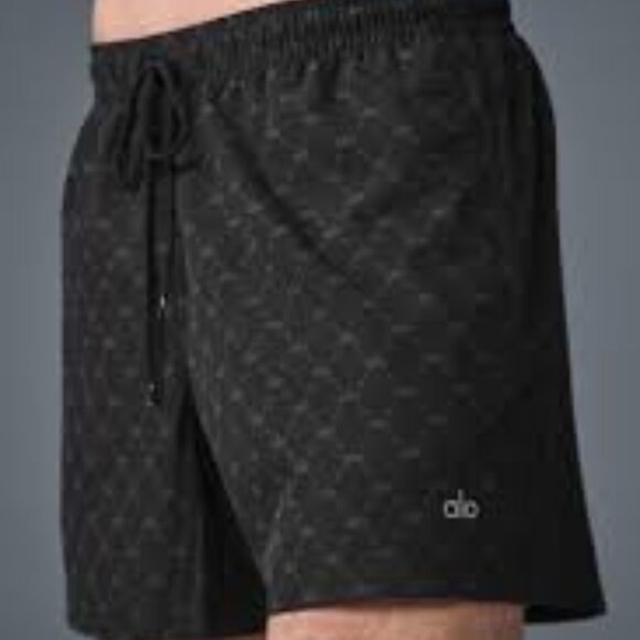 ALO 7'' Diamond Circuit Short Size S - Picture 1 of 9